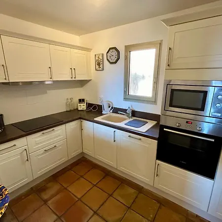 아파트 Spacious & Unique Sea View Terrace Pool & Charm 르 라방두